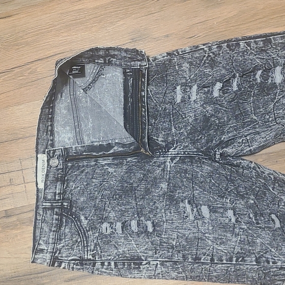 High Waisted, Distressed, Acid Wash Black Denim Jeans. Size 13 Rox Denim Brand - Picture 2 of 6
